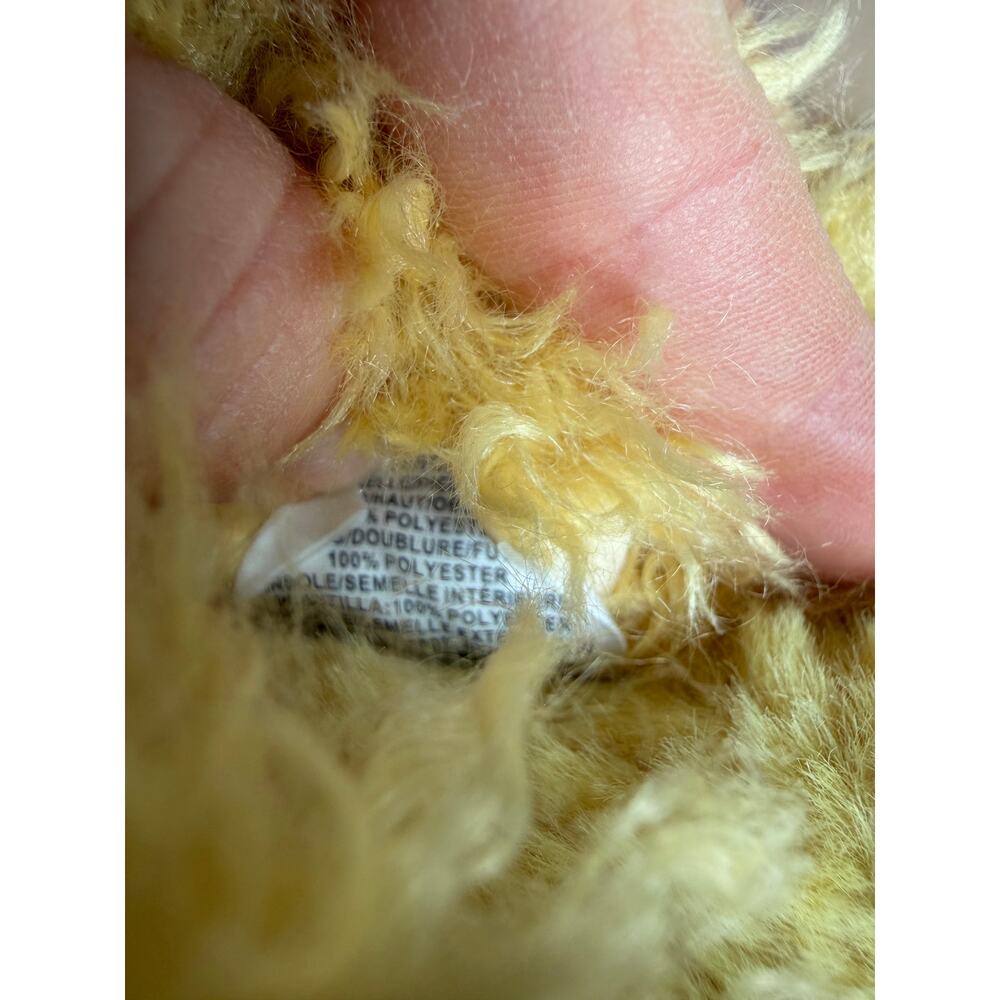 NEW Anthropologie Womens Fuzzy Yellow Slide Slippers Small/ Medium - Picture 2 of 7